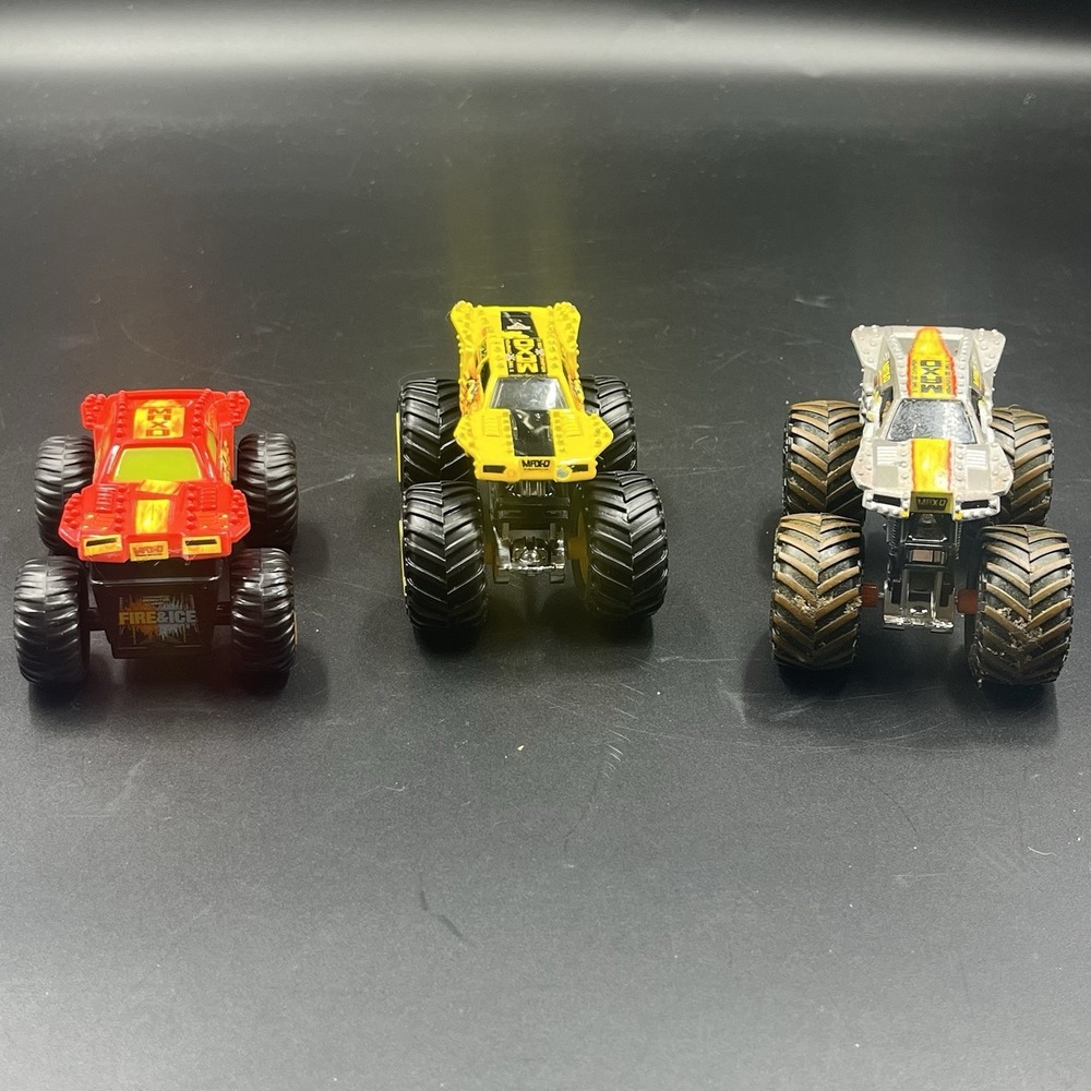 Hot‎ Wheels Maximum Destruction MAXD Monster Jam Truck 1:64 Lot Of 3